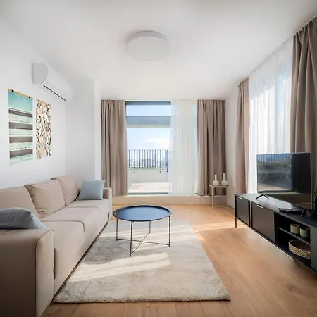 Apartment My Campus 1 Bdrm, Mountain View, Free Parking, Self Check-in Sofia